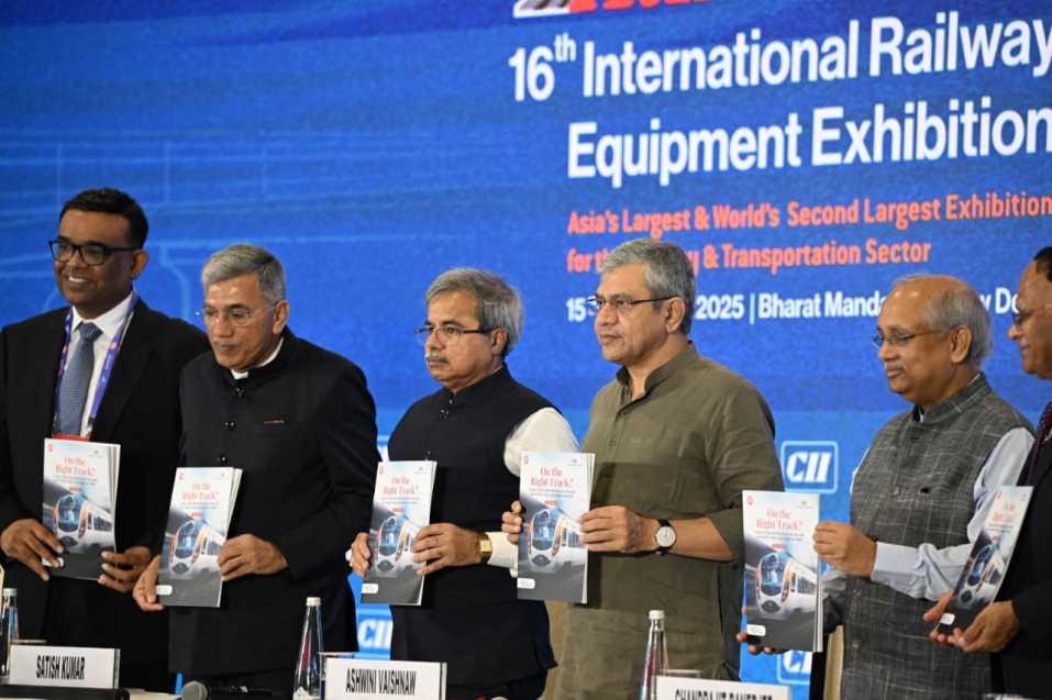 16वीं अंतर्राष्ट्रीय रेल उपकरण प्रदर्शनी (IREE) का रेल मंत्री अश्विनी वैष्णव ने किया उद्घाटन